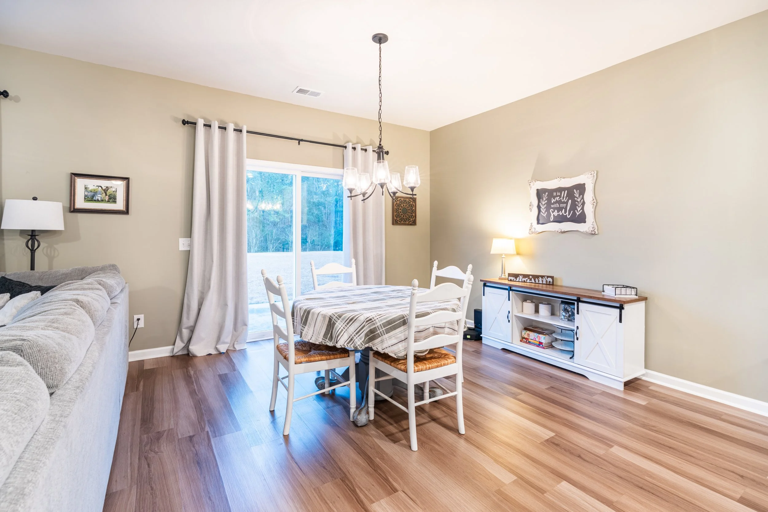 828 Casey Street-17.jpg