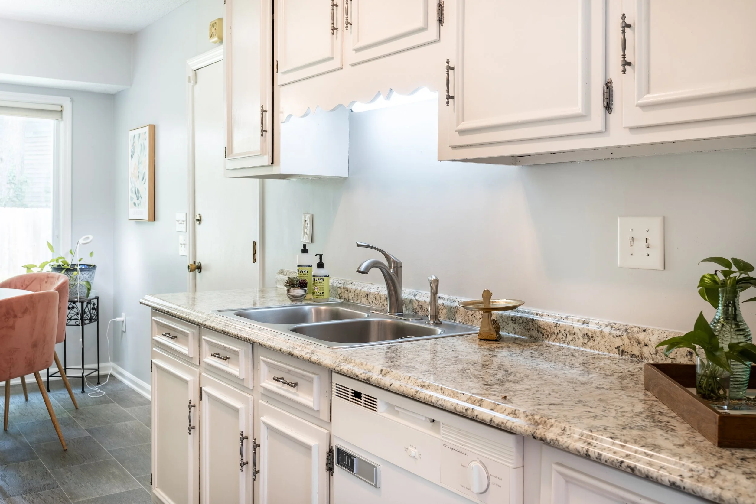 1948 Planters Drive-16.jpg