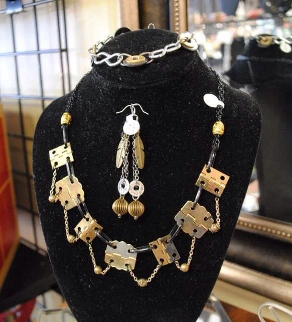 Necklace and Earrings and Bracelet Hinge_Feather_Link.JPG