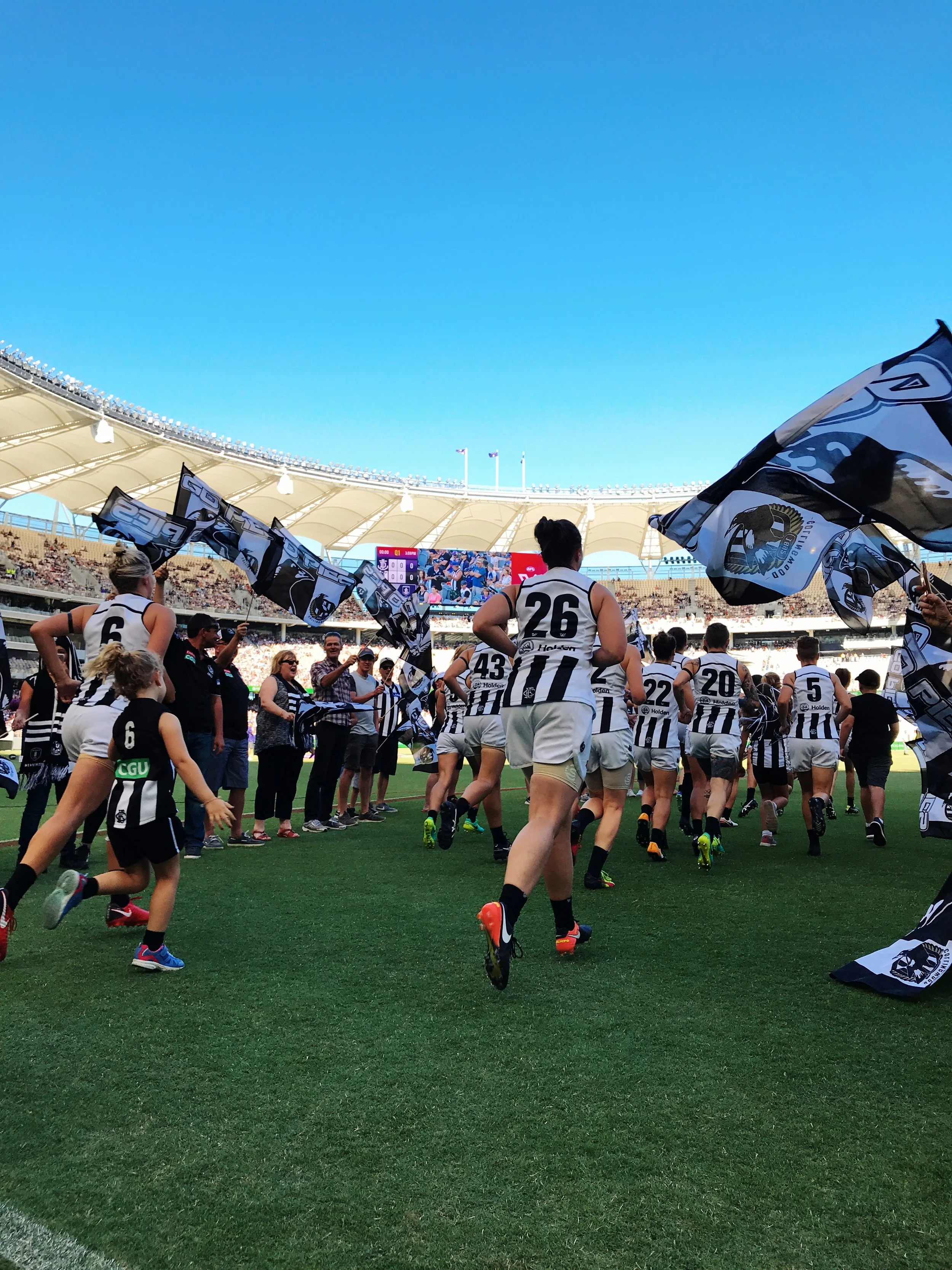 AFLW Fans at Optus Stadium