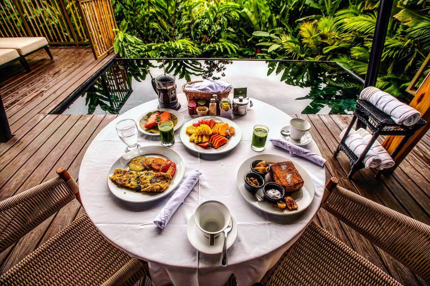 Missing the decadent room service breakfasts at Nayara Springs 😋
.
.
.
.
.
.
.
.
#travelphotography #nayarasprings #costarica #luxury #resort #breakfast #roomservice #travel #photography #food #takemeback