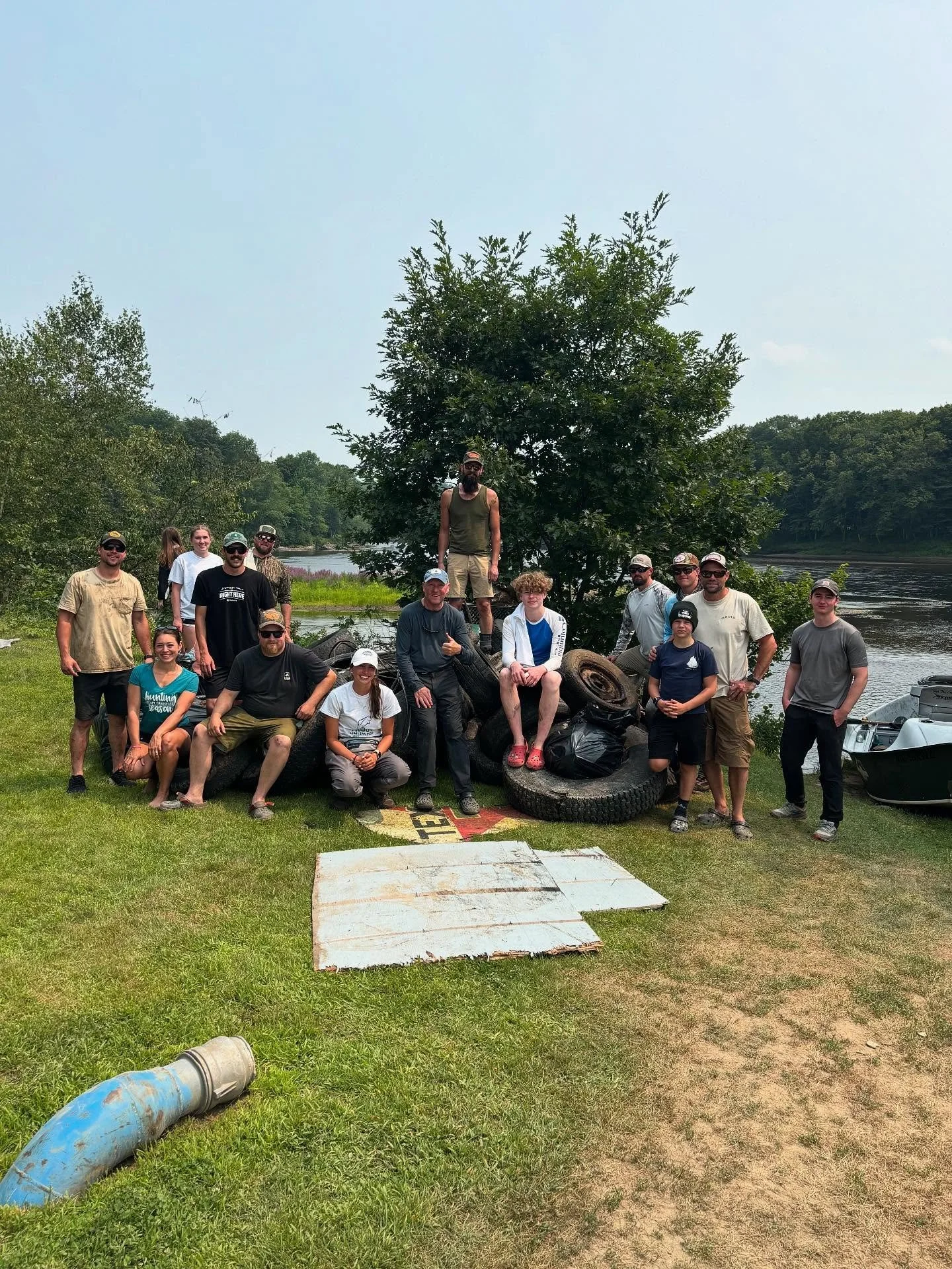 Another amazing, impactful event in the books! ✅ Thank you all the volunteers that brought boats and came out to clean up the Androscoggin along with @a.l.polandart &amp; @maineflyguys 🙌🏻 We couldn&rsquo;t have done it without all of you!