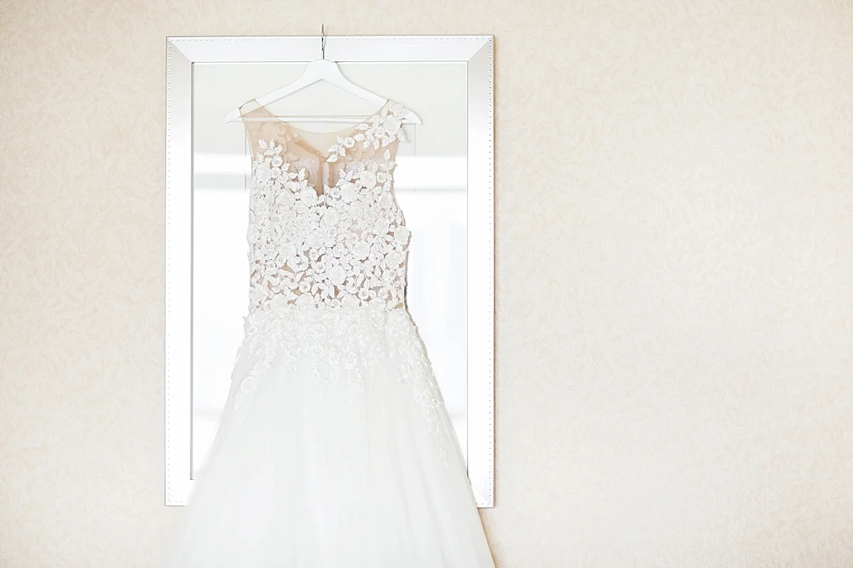 windsor-wedding-photographer-waters-edge-bourbon-rose-floral-design-eryn-shea-photography-pronovias-gown_0007.jpg