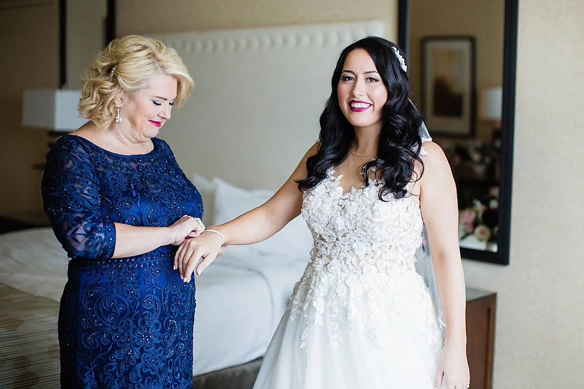 windsor-wedding-photographer-waters-edge-bourbon-rose-floral-design-eryn-shea-photography-pronovias-gown_0018.jpg