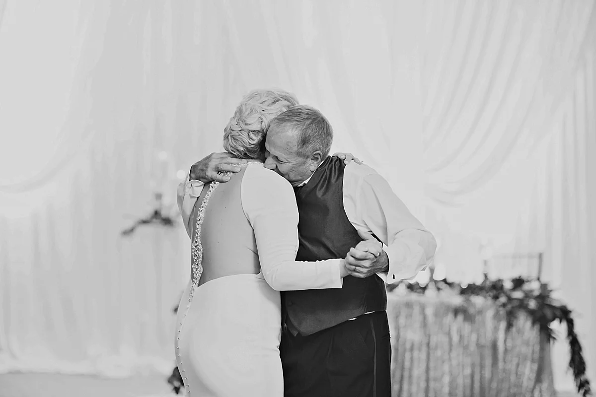 windsor-wedding-photographer-ambassador-golf-club-wedding-eryn-shea-photography_0087.jpg