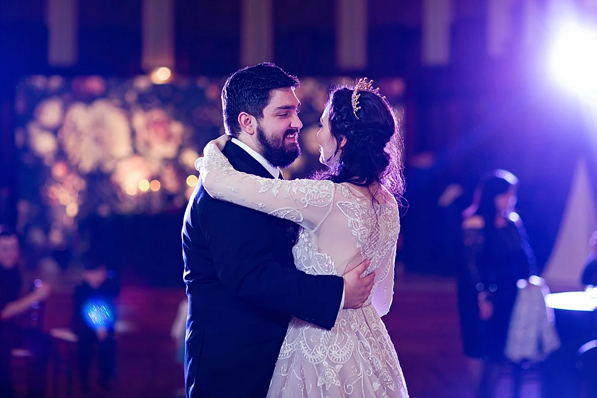 windsor-ontario-wedding-photographer-art-gallery-wedding-weddingbells-magazine-real-wedding-eryn-shea-photography_0095.jpg