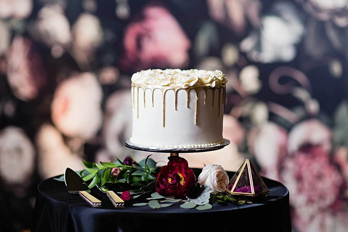 windsor-ontario-wedding-photographer-art-gallery-wedding-weddingbells-magazine-real-wedding-eryn-shea-photography_0091.jpg