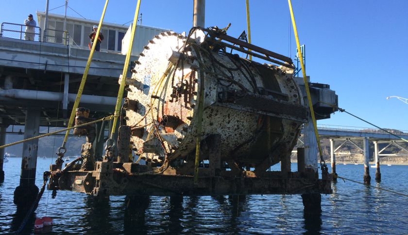 Microsoft_Underwater_Datacenter.jpg