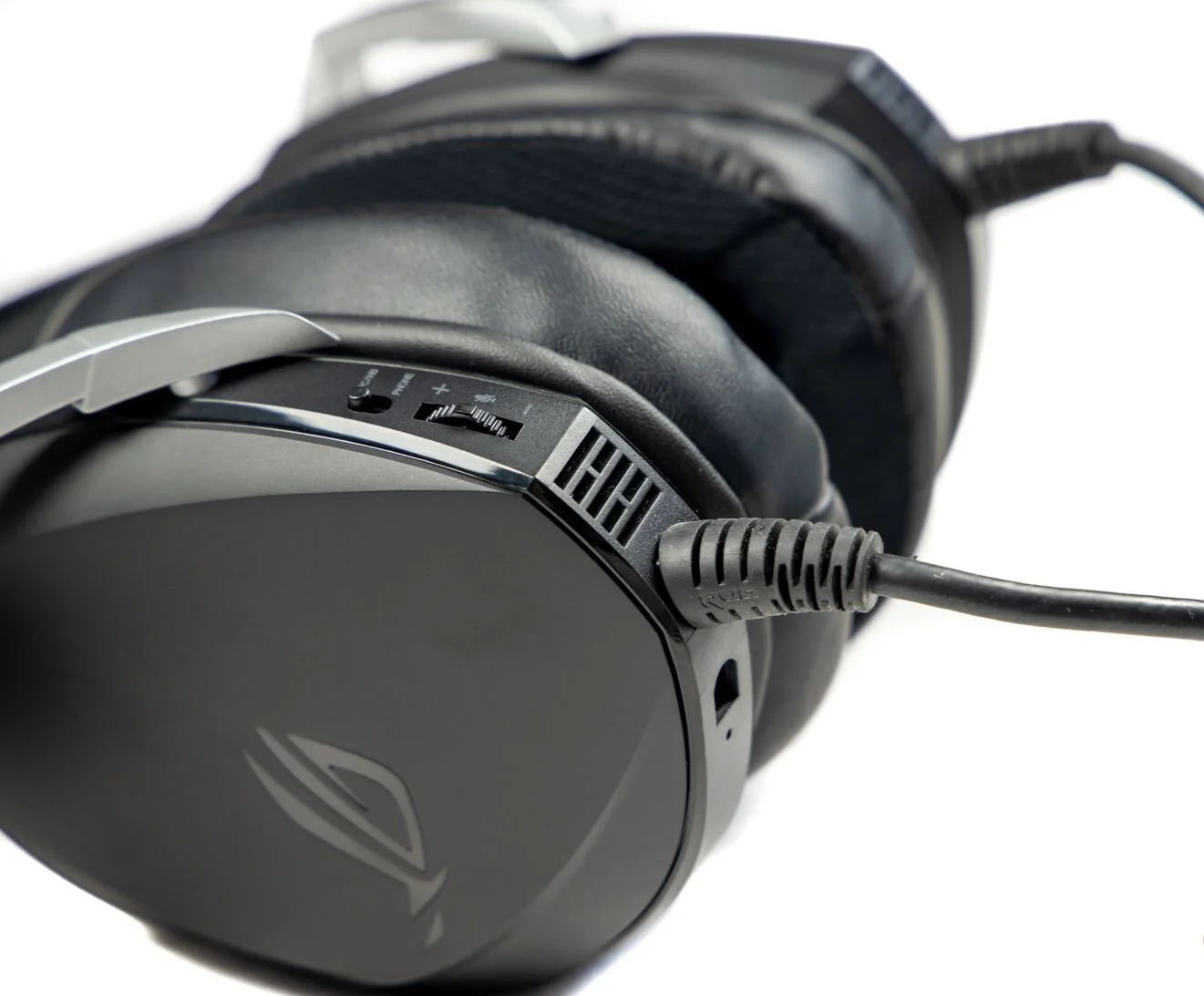 Asus_ROG_Theta_7.1_volume.jpg