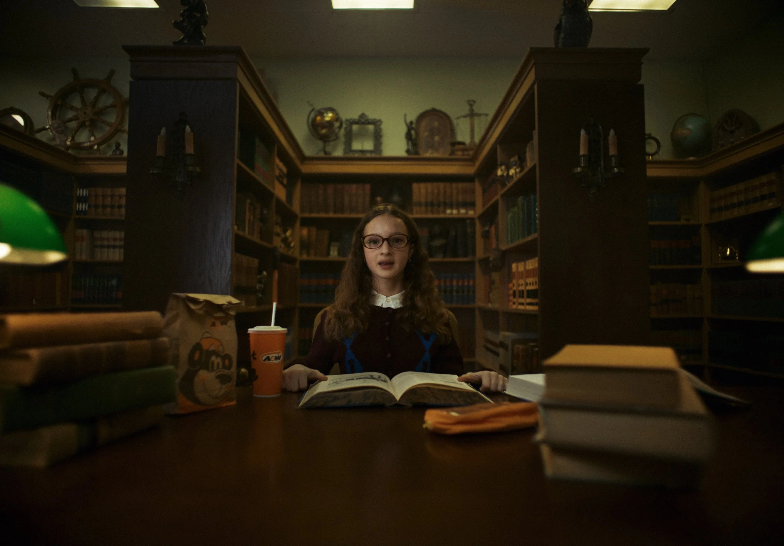 Teen_sh_00070 Library Girl Dolly In.1559278.jpeg