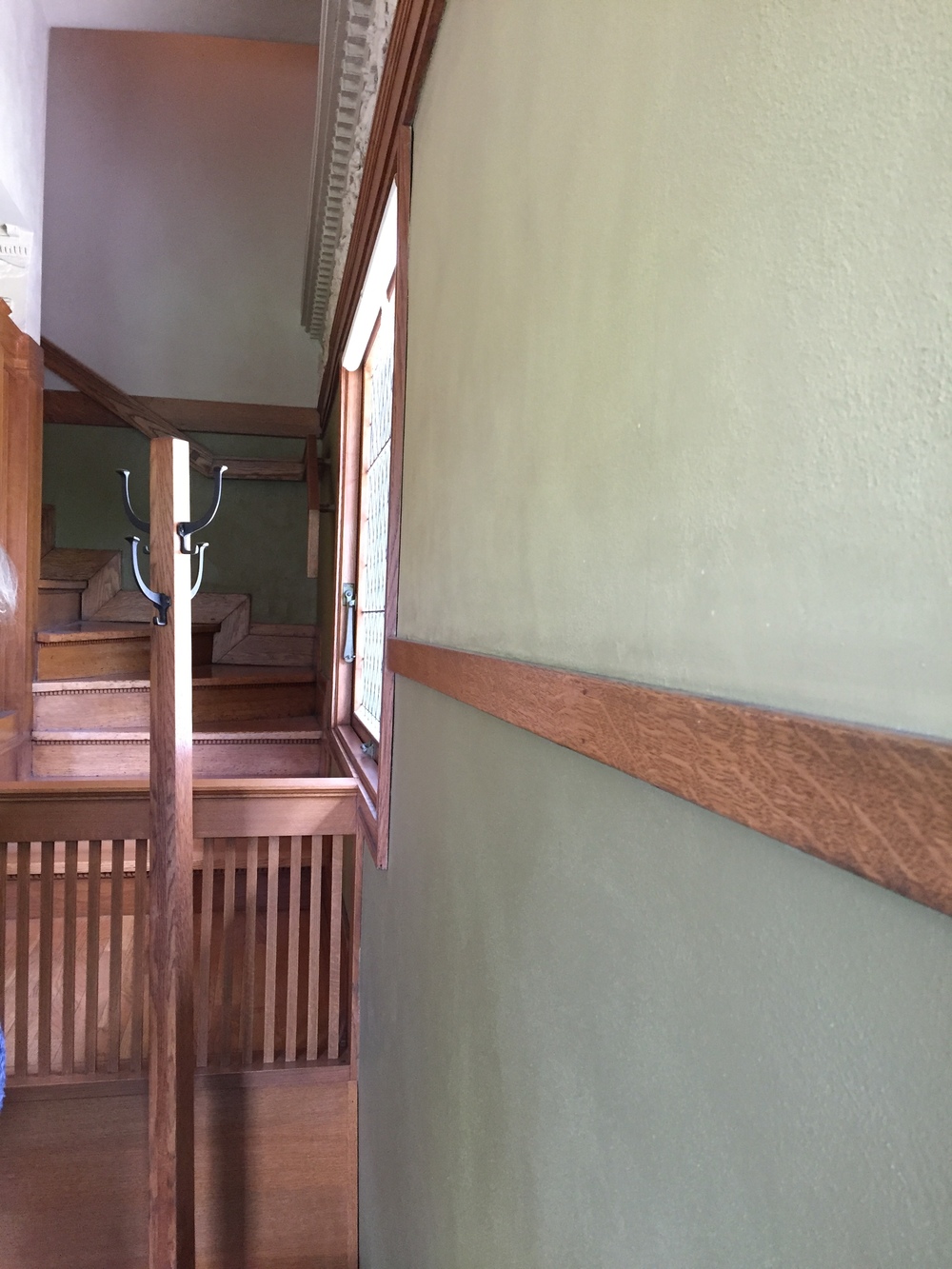 FLW entryway to stairs