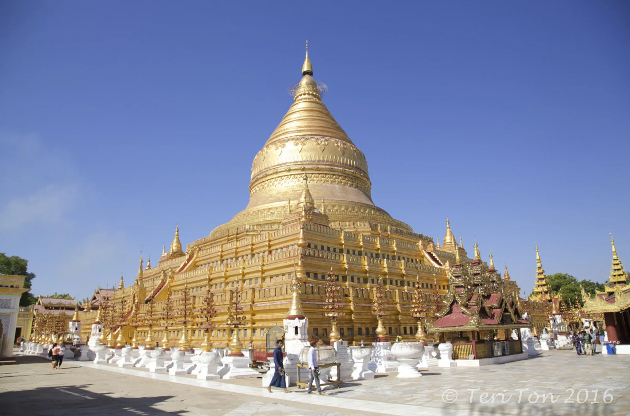 Shwezigon Pagoda, Bagan