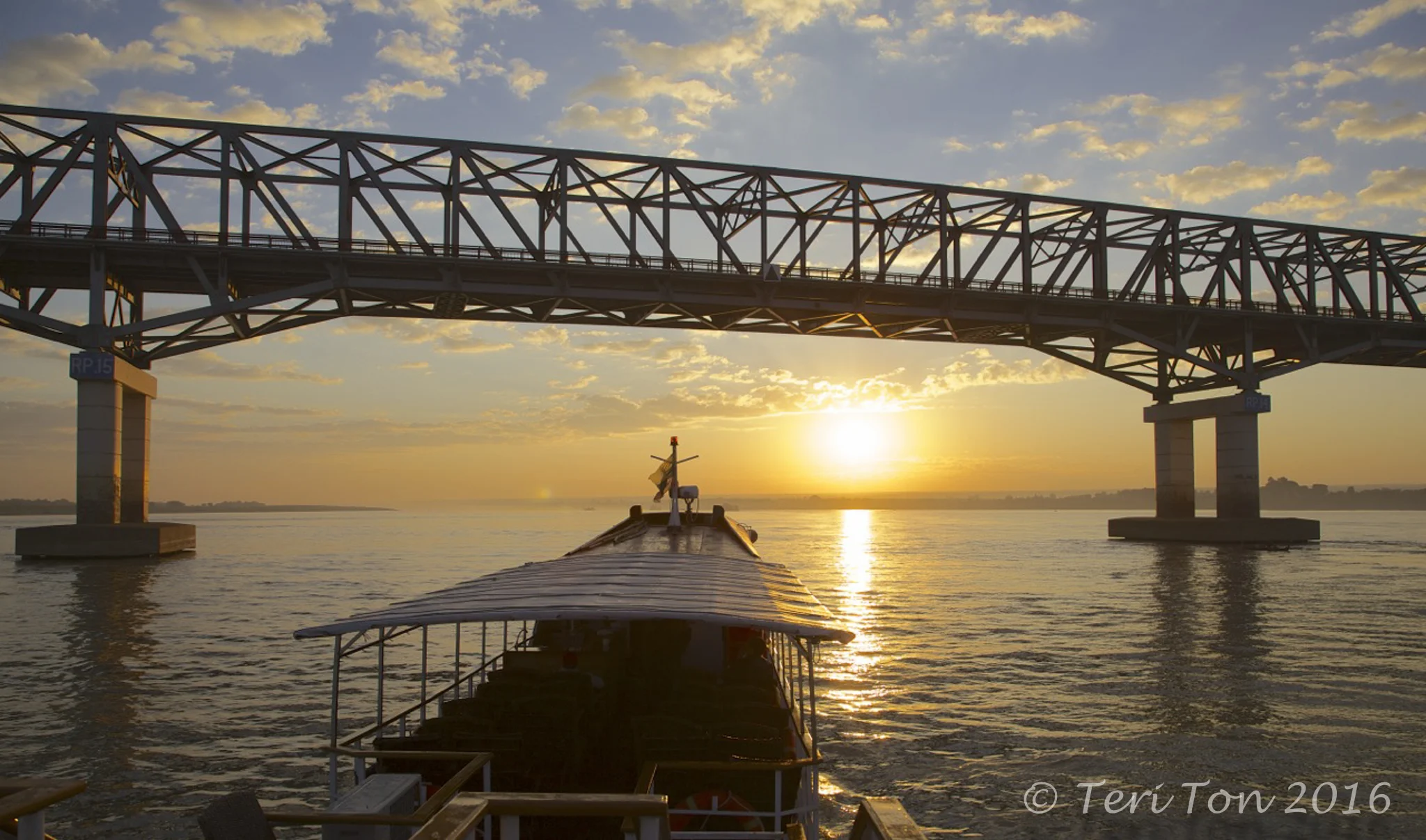 Sunrise over Irrawaddy River, Bagan