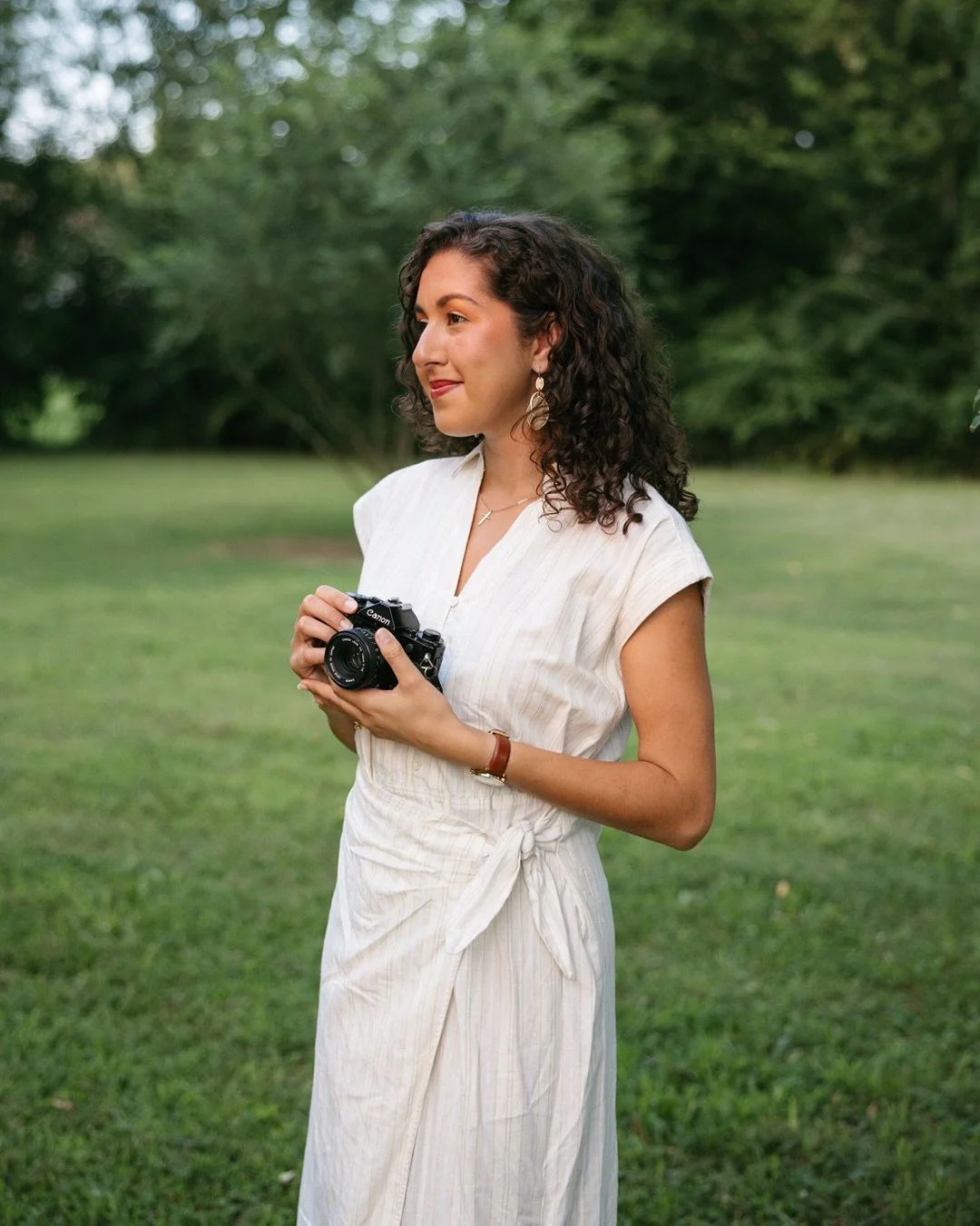 A little mid-year hello 👋🏼🌼

We&rsquo;re halfway through 2025 (what?!) so I figured it was the perfect time to re-introduce myself with a little summer update:

📸 I&rsquo;m Victoria, the lady behind the lens! Based in Nashville and documenting ti