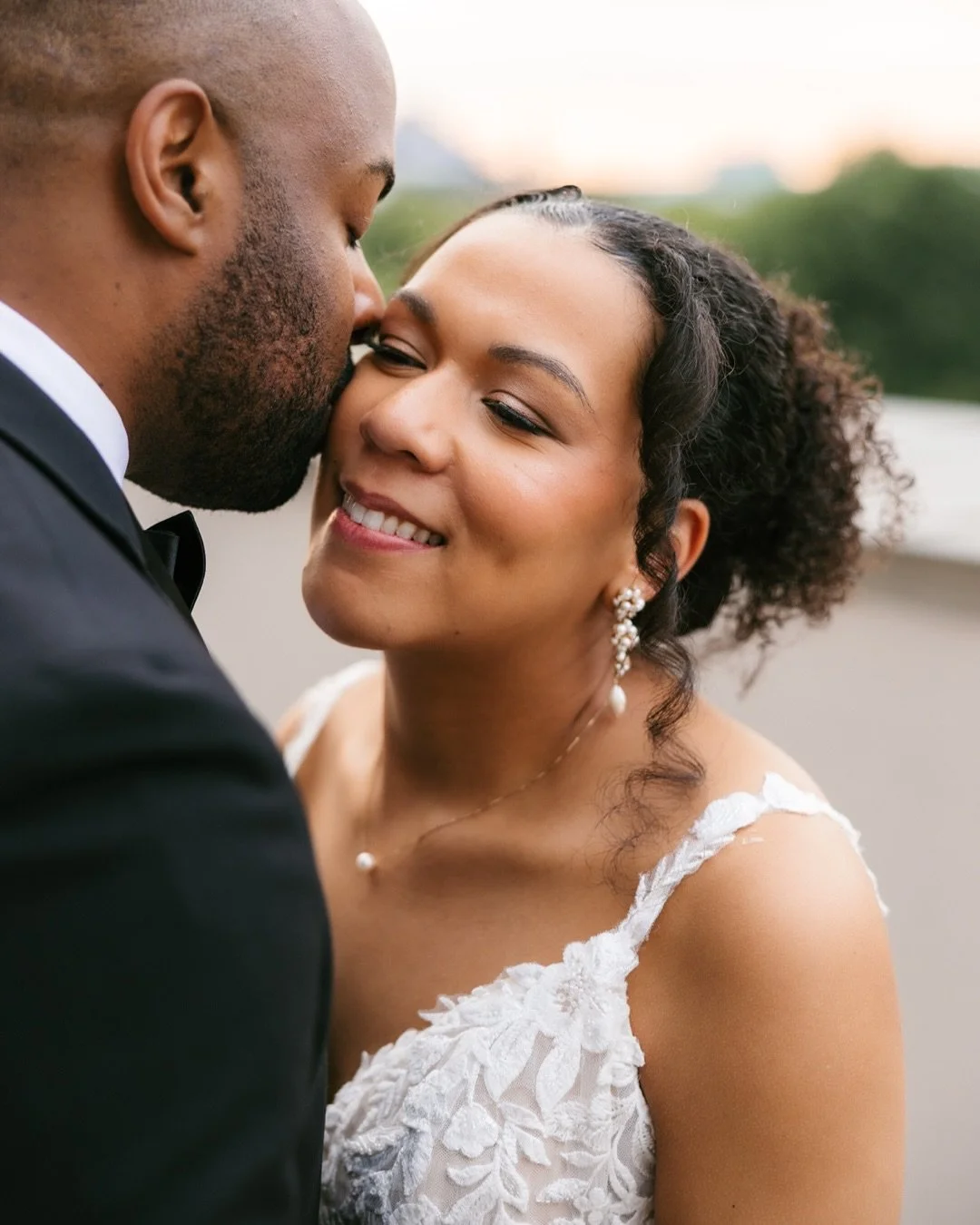 The McBrides 💐

It was truly one of those wedding days I felt so honored to be to one documenting it all. Spencer and Deuce are one of a kind, and their wedding day was filled to the brim with love and pure joy. 💕

Venue @belmontmansionevents 
Plan