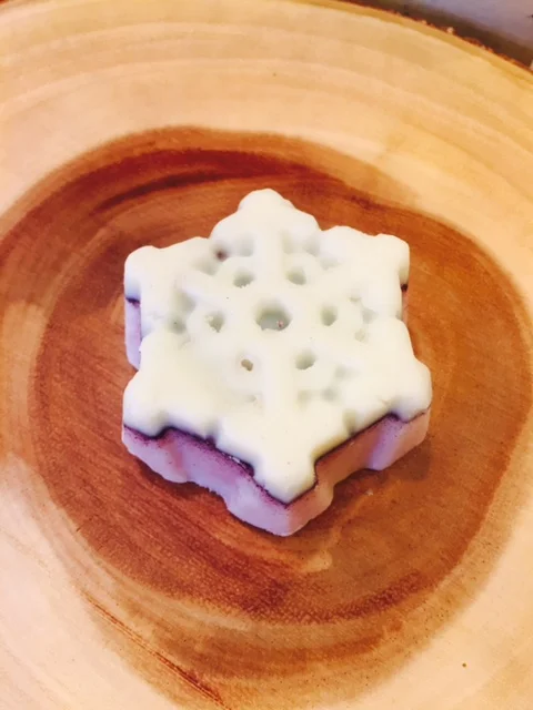 Product Image - Large Lotion Bar 01 (snowflake).jpg
