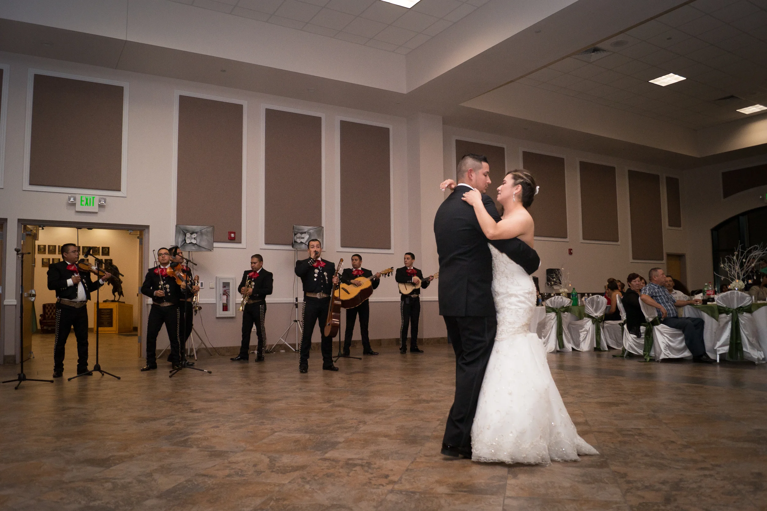 Tampa wedding photographer | first dance