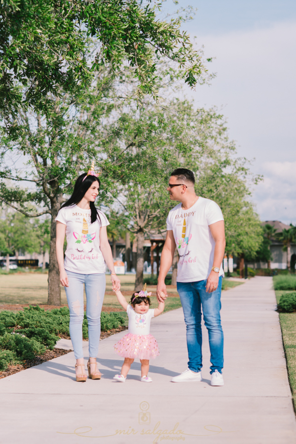 first-birthday, sofia ,smash-cake-family-session,tampa-photography, birthday-photography, family-pictures, birthday-girl, unicorn-birthday, mir-salgado-photography, outside-family-photoshoot