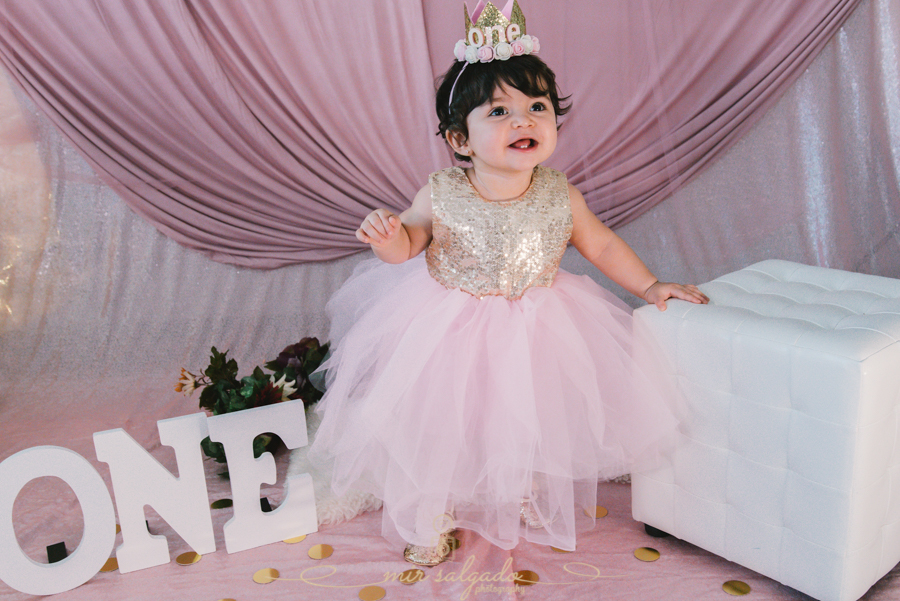First Birthday | Sofia's Unicorn Smash Cake Family Session