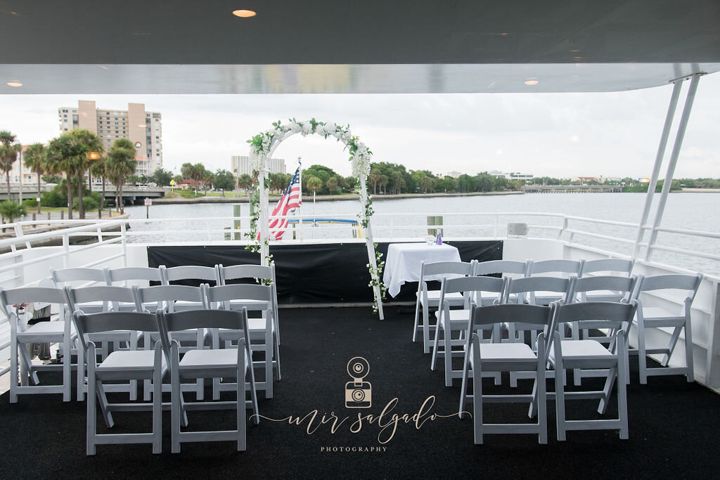 wedding-yacht-venue, wedding-ceremony-chairs, wedding-ceremony-walkway