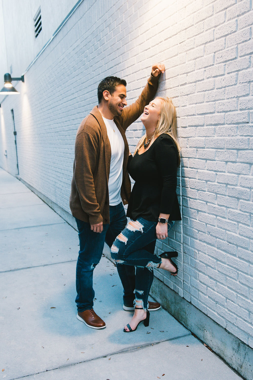 cute-engagement-pictures, best-engagement-picture-locations, brick-wall-pictures, engagement-background
