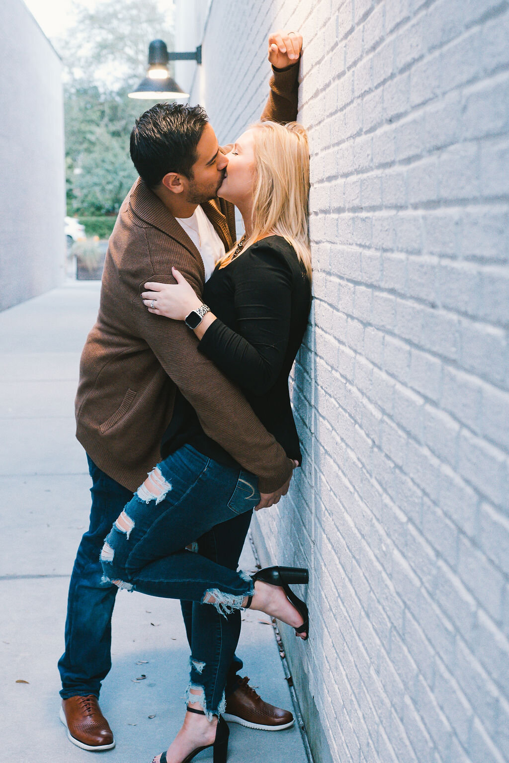 fun-engagement-picture-ideas, fun-engagement-photos, engagement-photography, kissing-engagement-pictures