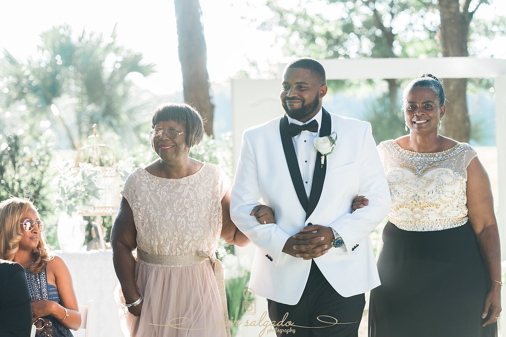 walking-down-the-aisle, groom-with-family, groom-walking-down-the-aisle