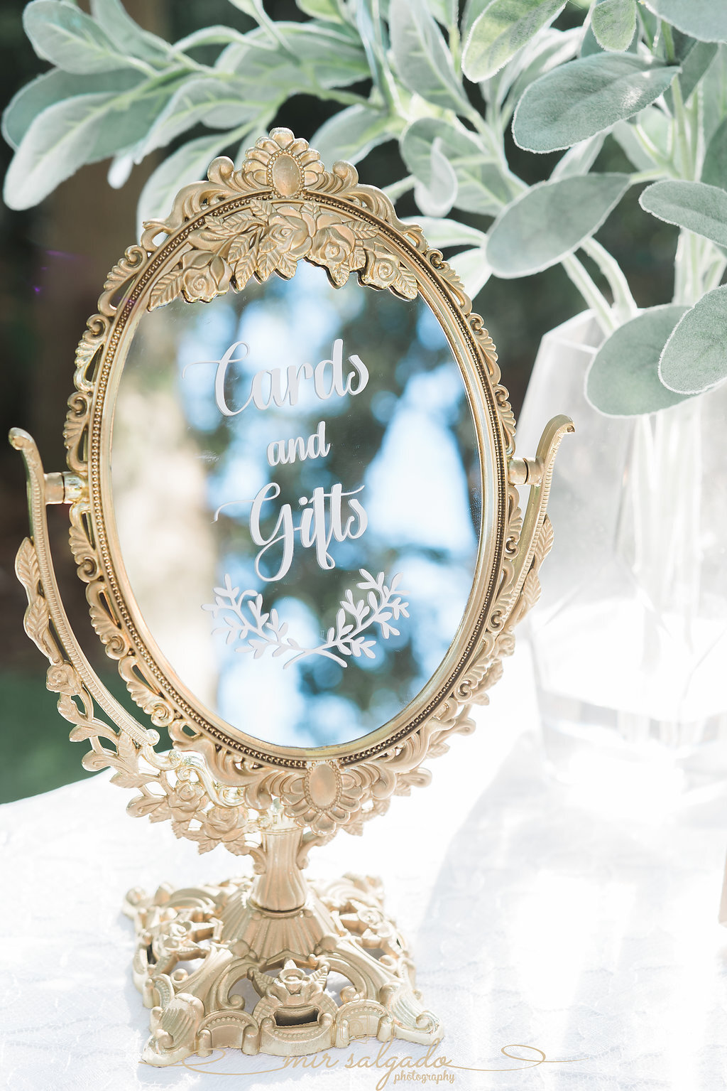 gold-calligraphy-mirror, wedding-calligraphy, notes-and-gifts-table
