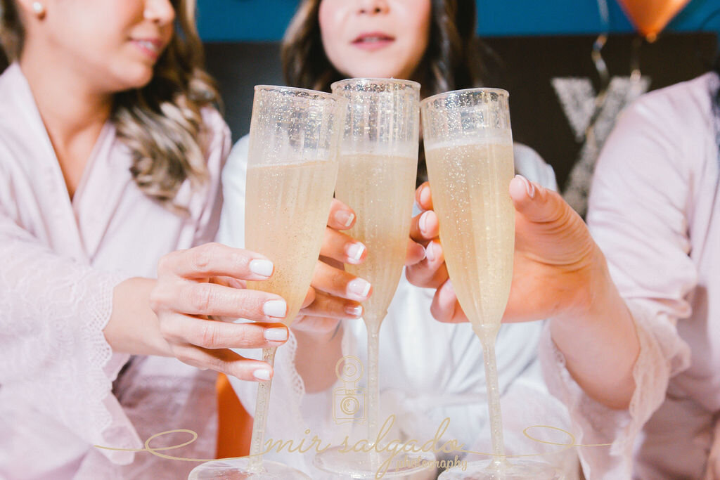 champagne, bridal-party, bridal-arty-and-champagne, champagne-celebrations, getting-ready