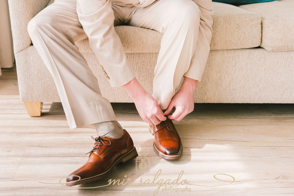 groom-getting-ready, groom-photography, groom-shoes, groom-suit, groom-outfit-ideas