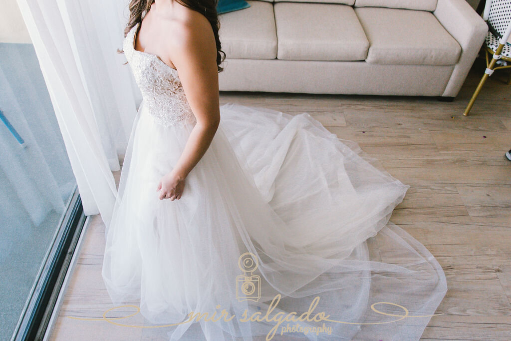bridal-gown, bridal-gown-train, tulle-skirt, tulle-wedding-dress-bottom, bridal-getting-ready-photos
