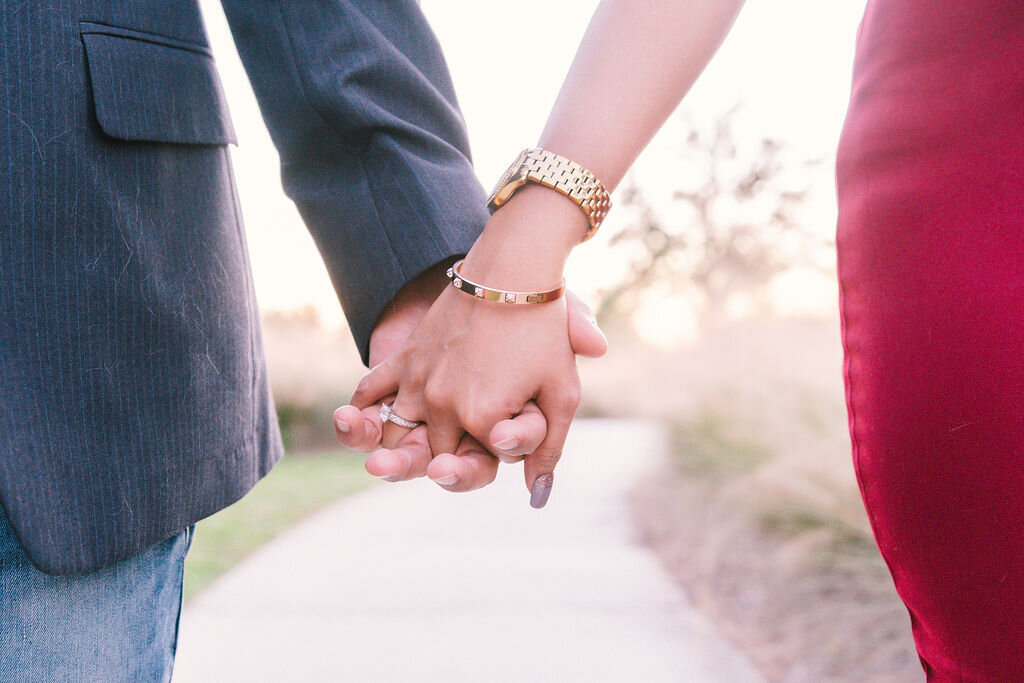 handholding-couples-pictures, husband-and-wife, couples-photography