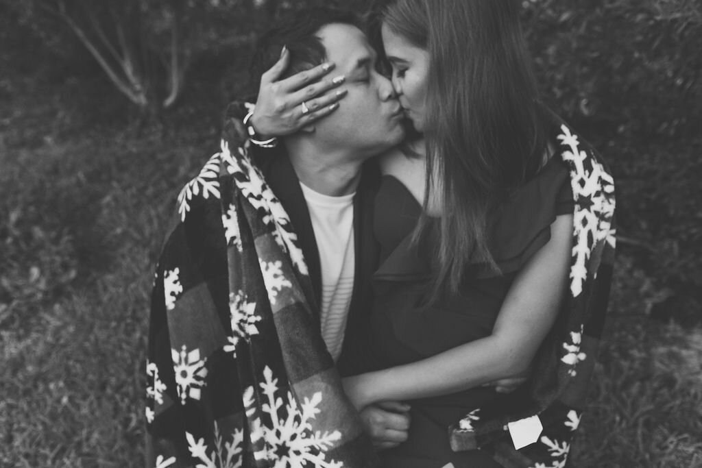 seasonal-family-photos, couples-pictures, valentines-pictures, couples-photo-ideas
