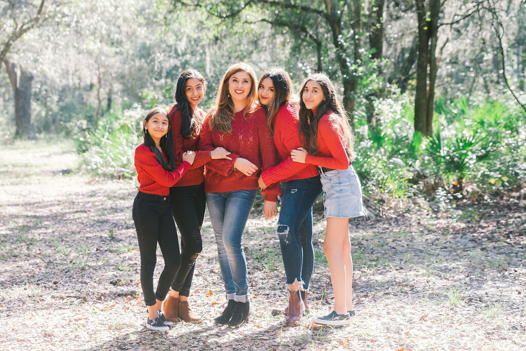 mom-and-daughters-matching-photo-session, holiday-pictures-ideas, scenic-family-photos