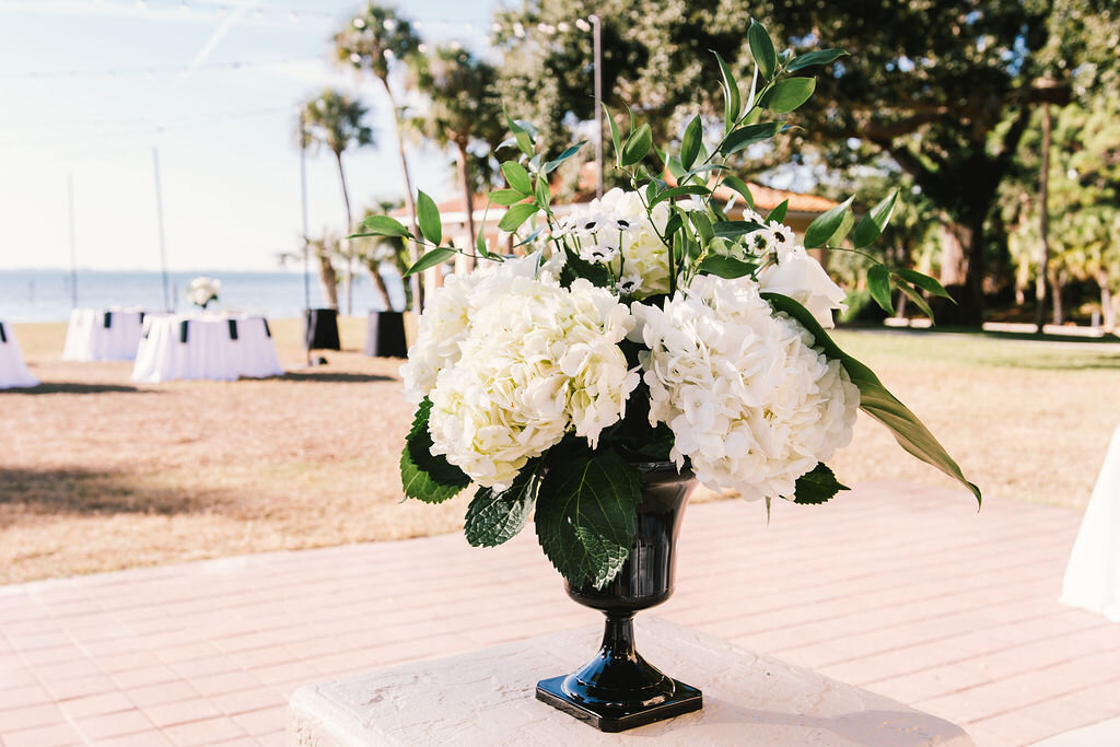 Elegant outdoors wedding ceremony in Sarasota, Florida