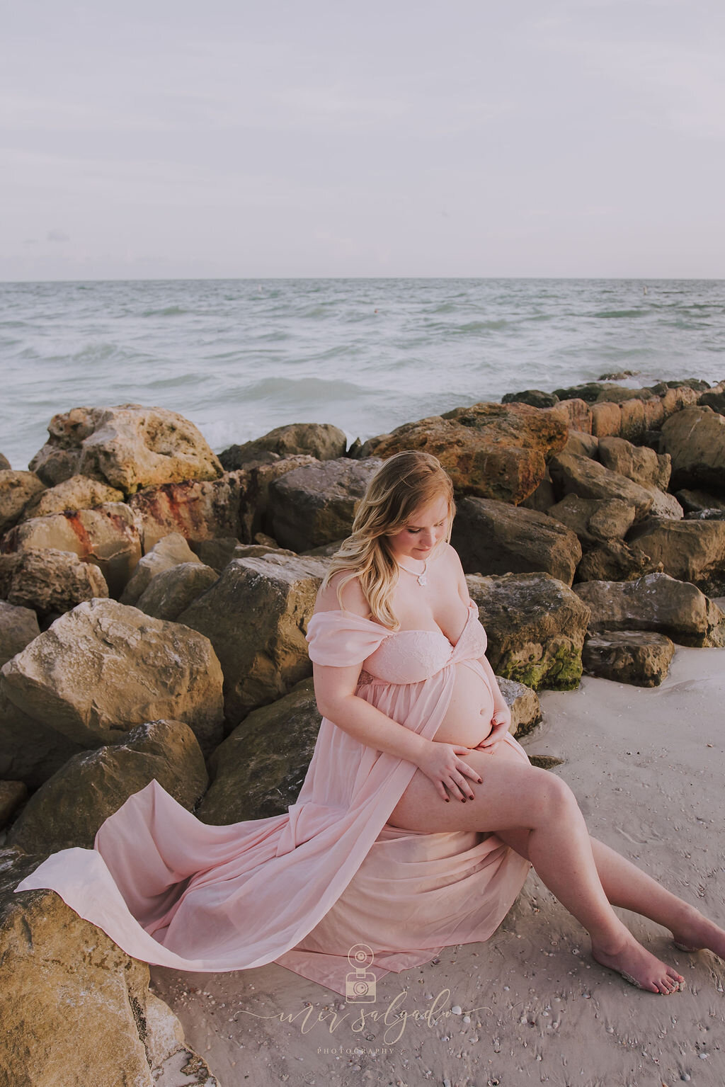 Tampa-maternity-photographer, Tampa beach-maternity-session, St.Pete-maternity
