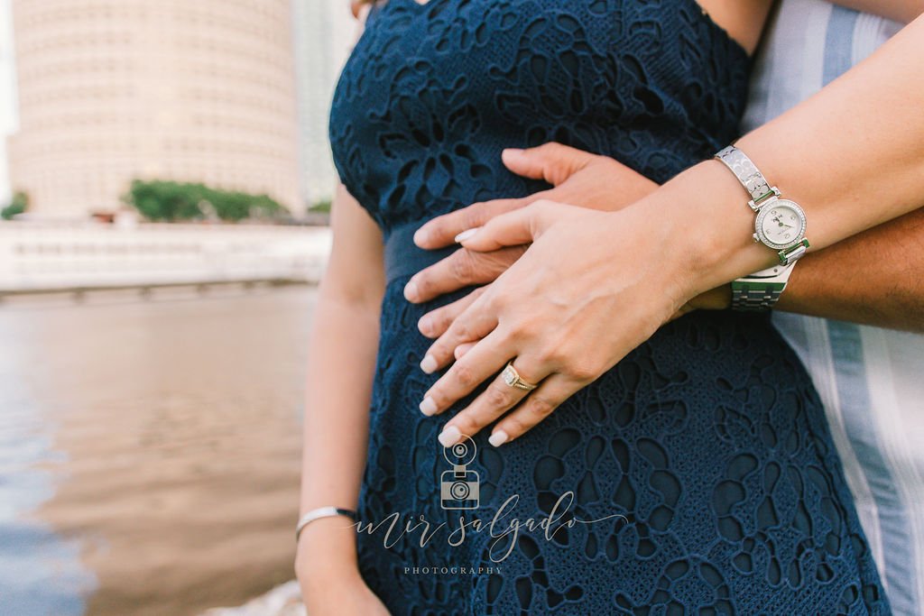 outdoor-photographer, loving-couple, couple-photo-session, tampa-photo-session