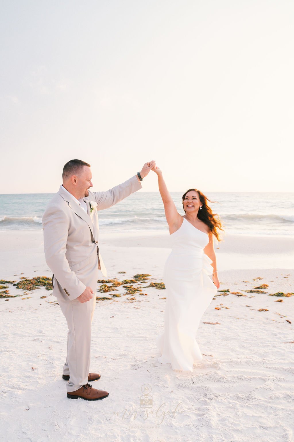 bride-and-groom-beach-wedding-photo