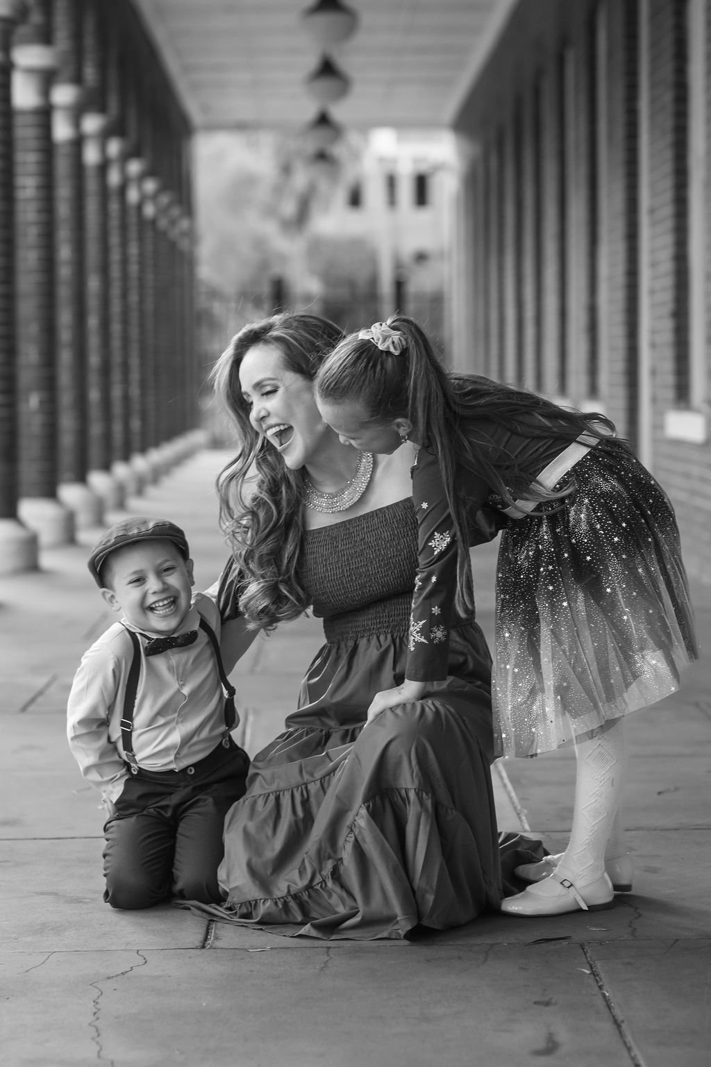 Mom-and-kids-photos-in-Ybor-City