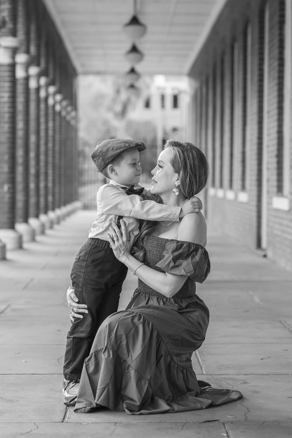 Mom-and-kids-photos-in-Ybor-City