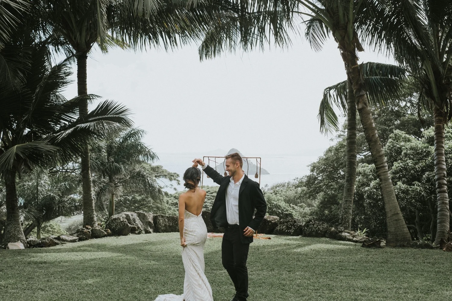 kualoa ranch, wedding at kualoa ranch, kualoa ranch wedding photographer, oahu wedding photographer, elopement at kualoa ranch, jurassic park wedding, destination wedding photographer, oahu elopement