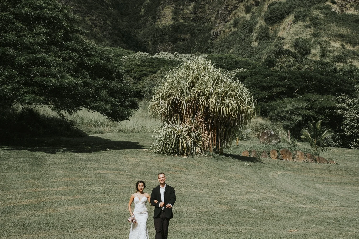 kualoa ranch, wedding at kualoa ranch, kualoa ranch wedding photographer, oahu wedding photographer, elopement at kualoa ranch, jurassic park wedding, destination wedding photographer, oahu elopement