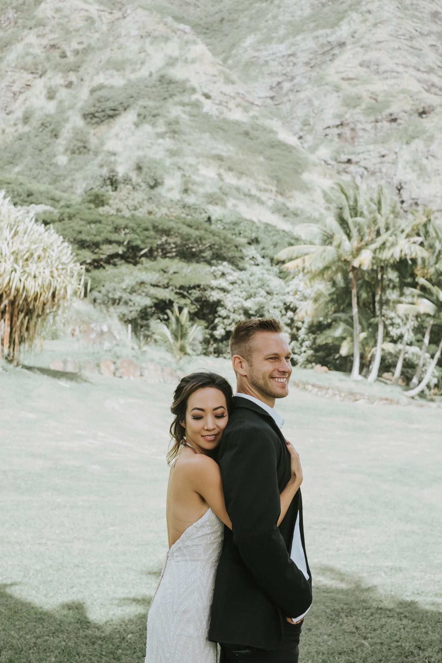 kualoa ranch, wedding at kualoa ranch, kualoa ranch wedding photographer, oahu wedding photographer, elopement at kualoa ranch, jurassic park wedding, destination wedding photographer, oahu elopement