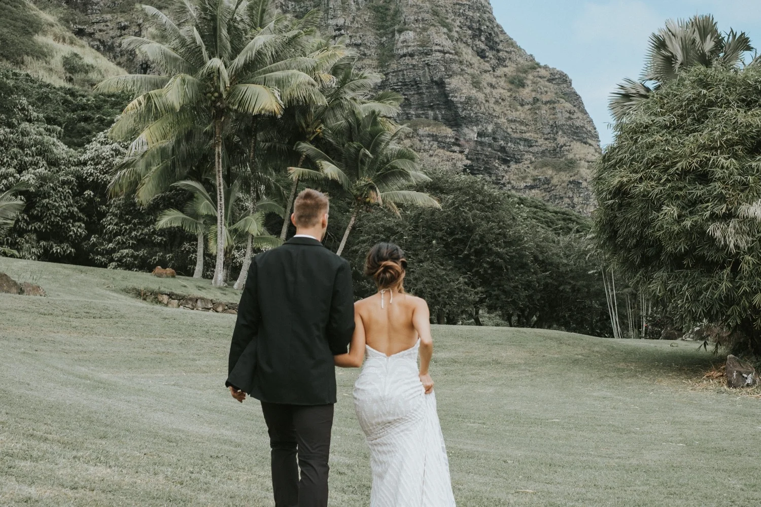 kualoa ranch, wedding at kualoa ranch, kualoa ranch wedding photographer, oahu wedding photographer, elopement at kualoa ranch, jurassic park wedding, destination wedding photographer, oahu elopement