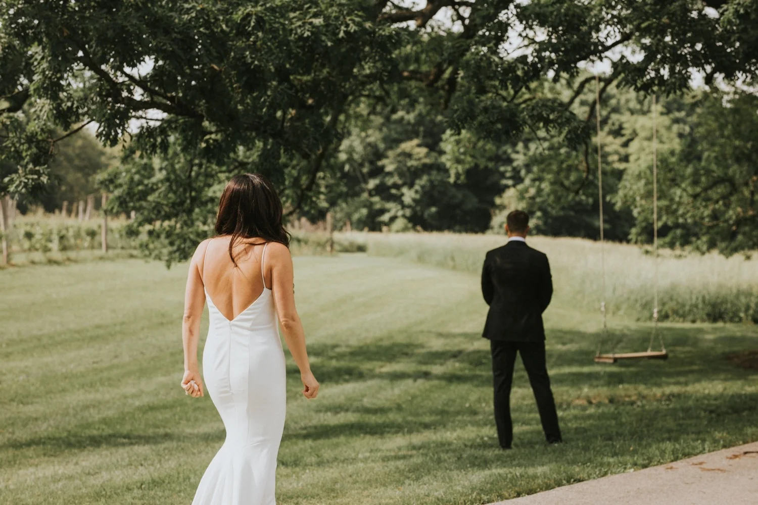 red maple vineyard, red maple vineyard wedding, hudson valley wedding, hudson valley wedding photographer, new york vineyard wedding, first look