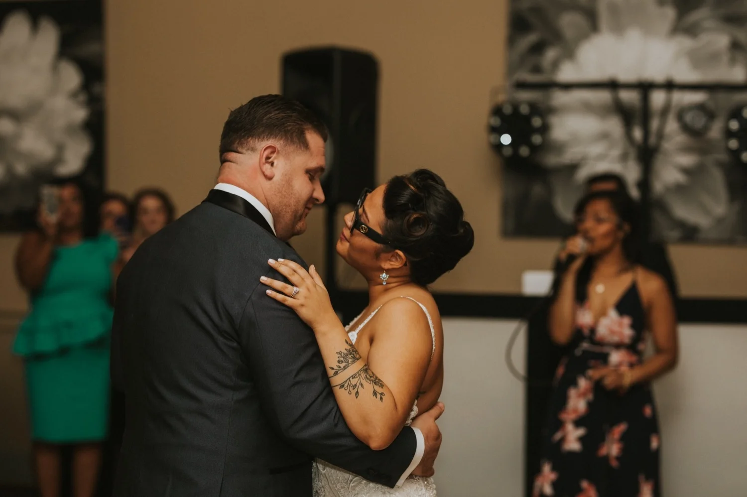 hudson valley wedding photographer, locust grove, locust grove wedding, new york wedding, spring wedding, hudson valley wedding, bridal party, wedding reception