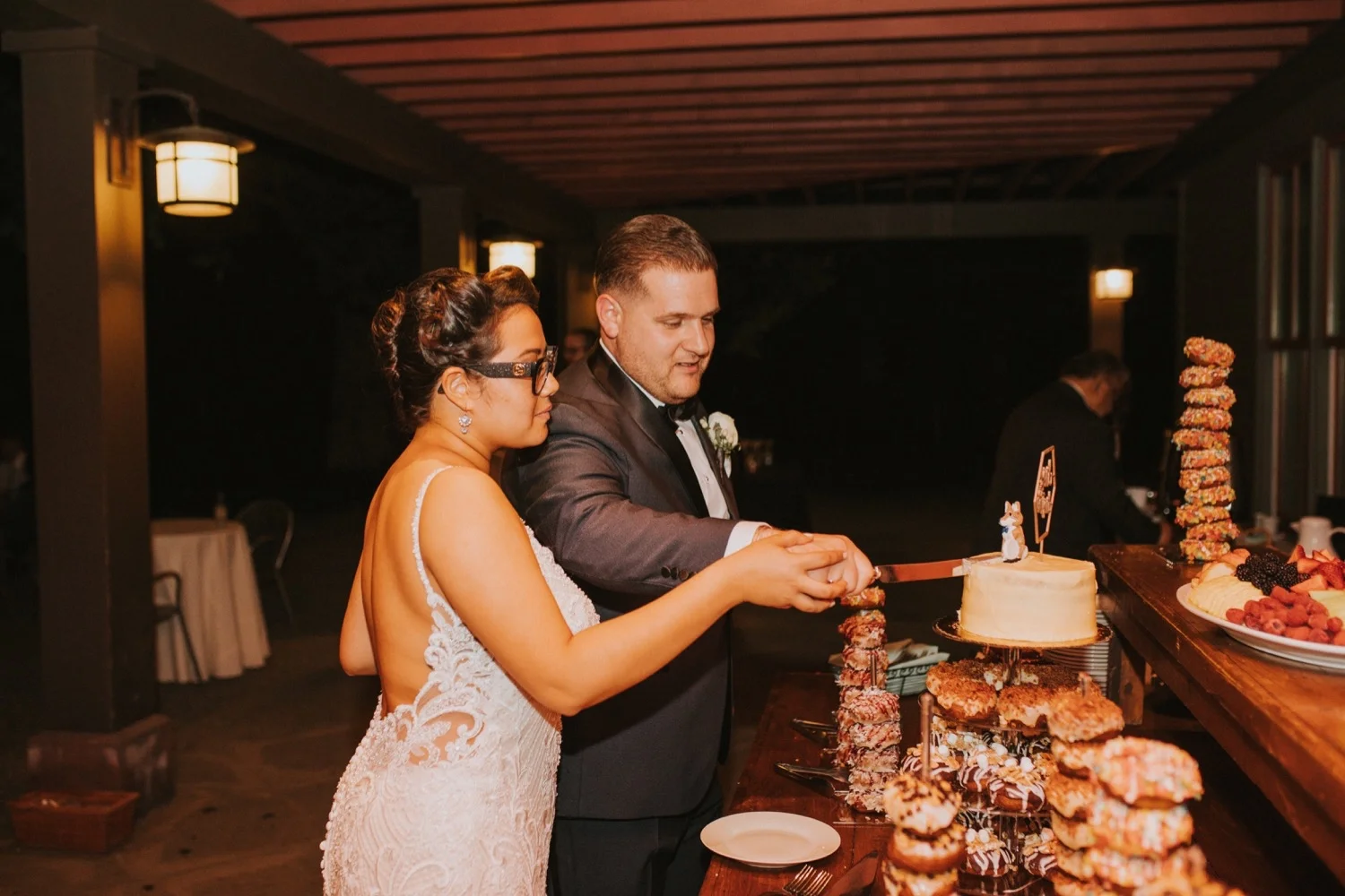 hudson valley wedding photographer, locust grove, locust grove wedding, new york wedding, spring wedding, hudson valley wedding, bridal party, wedding reception, wedding cake