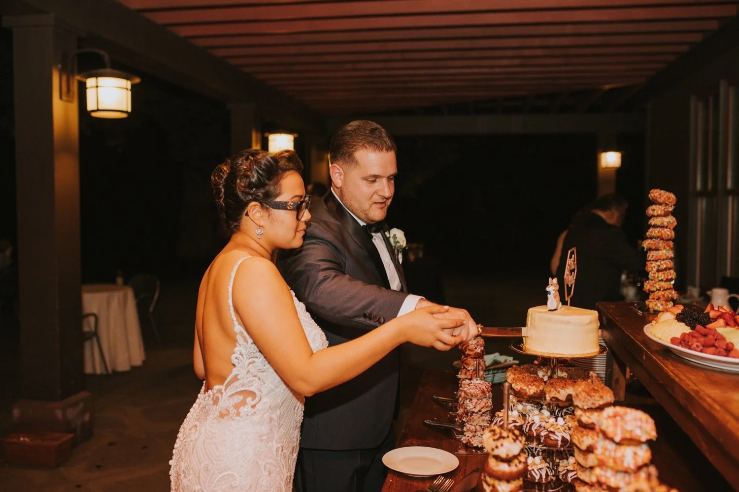 hudson valley wedding photographer, locust grove, locust grove wedding, new york wedding, spring wedding, hudson valley wedding, bridal party, wedding reception, wedding cake