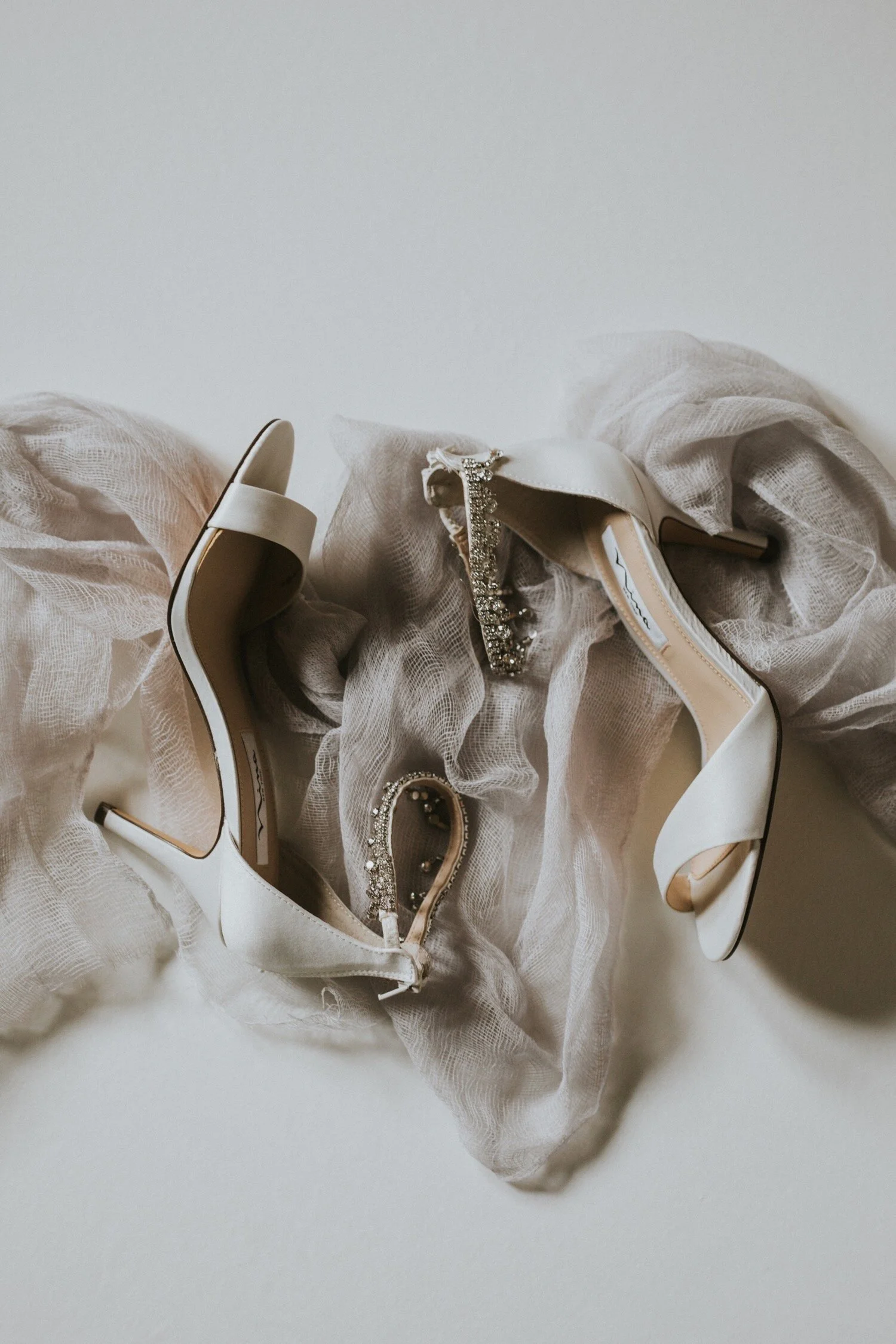 Hudson Valley Wedding Photographer, Brotherhood Winery, Brotherhood Winery Wedding, Justin Alexander Dress, Vassar College Chapel