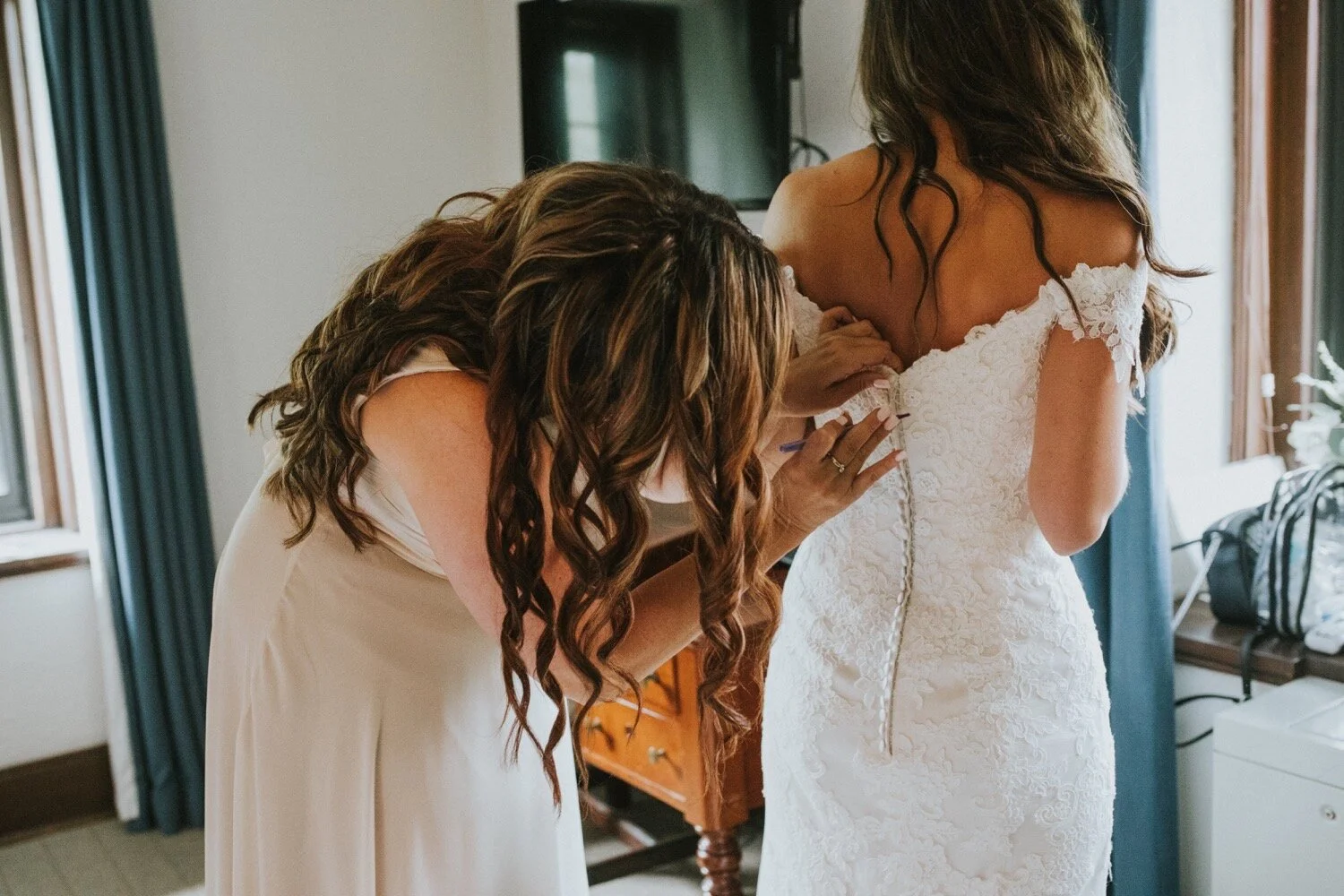 Hudson Valley Wedding Photographer, Brotherhood Winery, Brotherhood Winery Wedding, Justin Alexander Dress, Vassar College Chapel